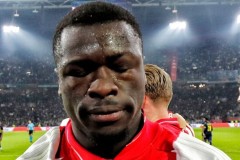 [英超]利物浦签下瑞典前锋伊萨克