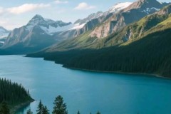 曼联面临1亿英镑缺口，周中友谊赛应对财务危机